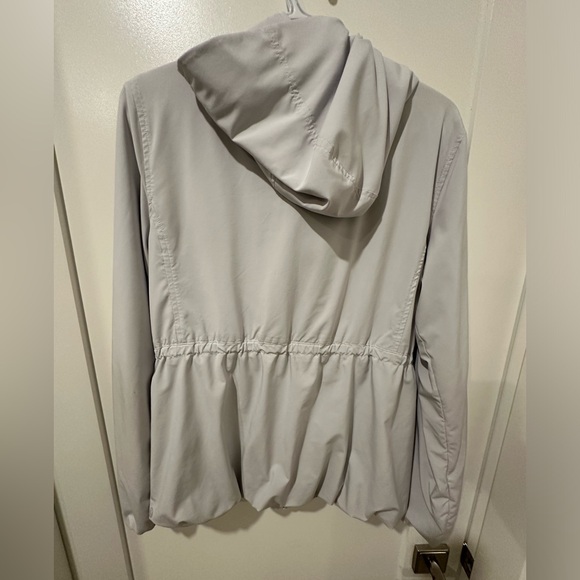 Grey Lululemon Zip Jacket. Size 8, great condition - Picture 2 of 4